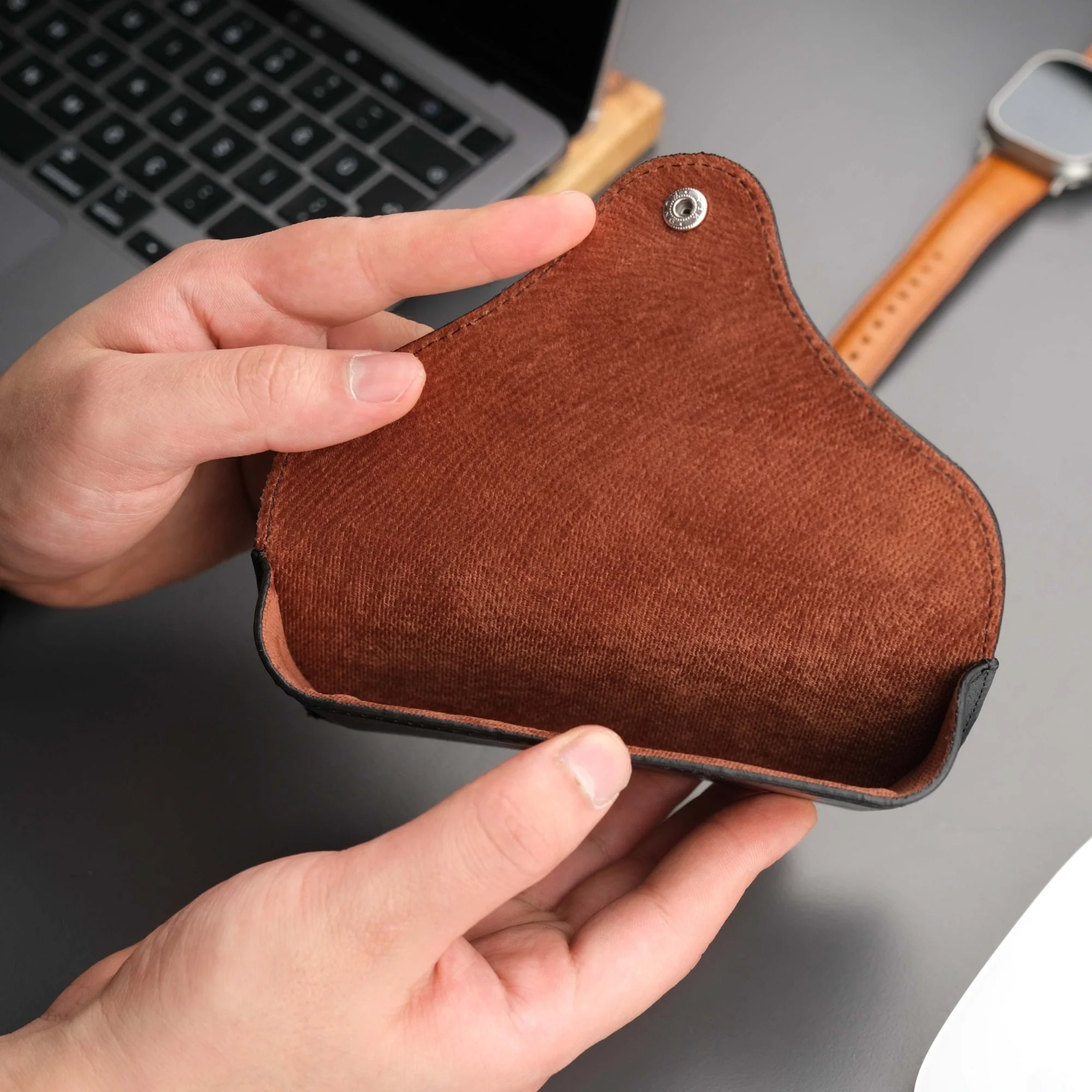 Rochester Full-Grain Leather Eyeglass Case - Image 11
