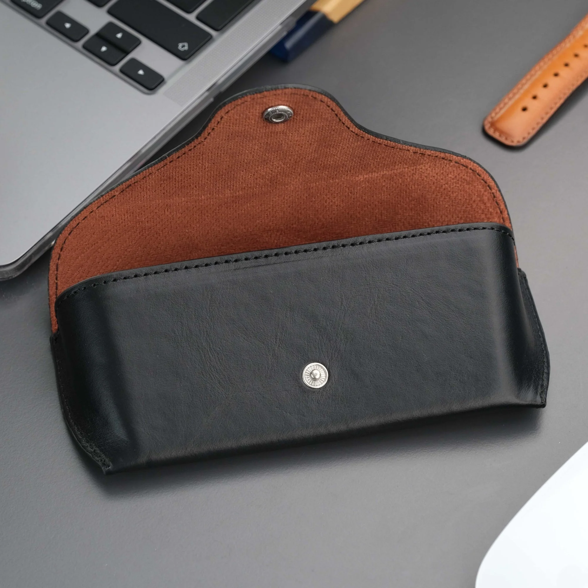 Rochester Full-Grain Leather Eyeglass Case - Image 12