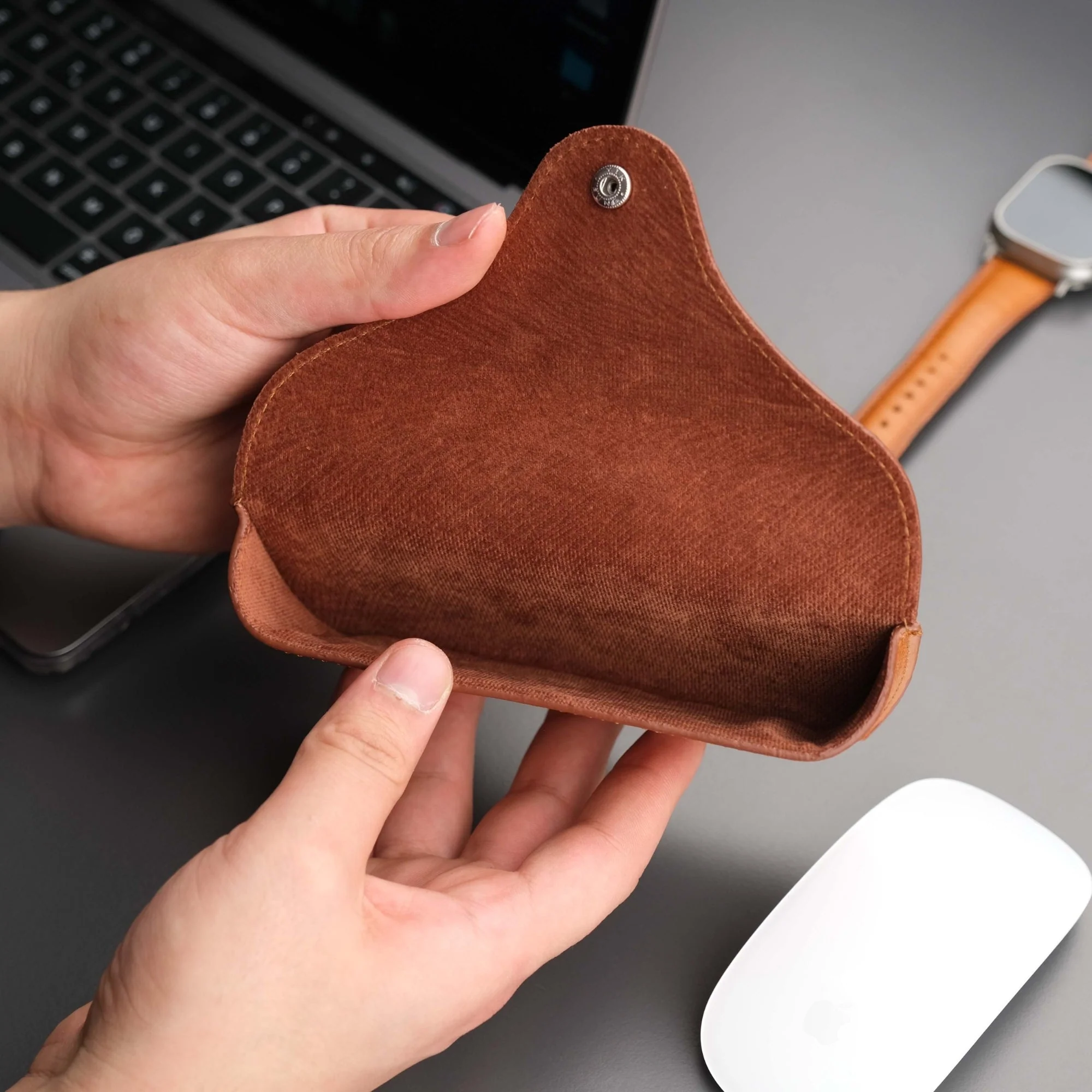 Rochester Full-Grain Leather Eyeglass Case - Image 19
