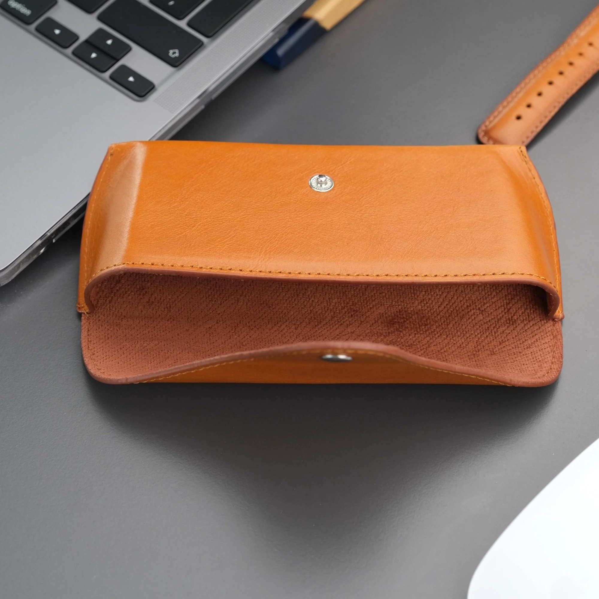 Rochester Full-Grain Leather Eyeglass Case - Image 21