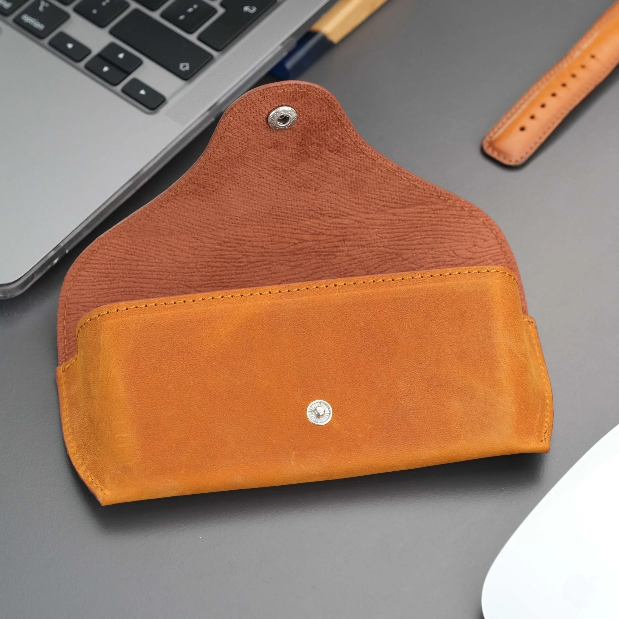 Rochester Full-Grain Leather Eyeglass Case - Image 38