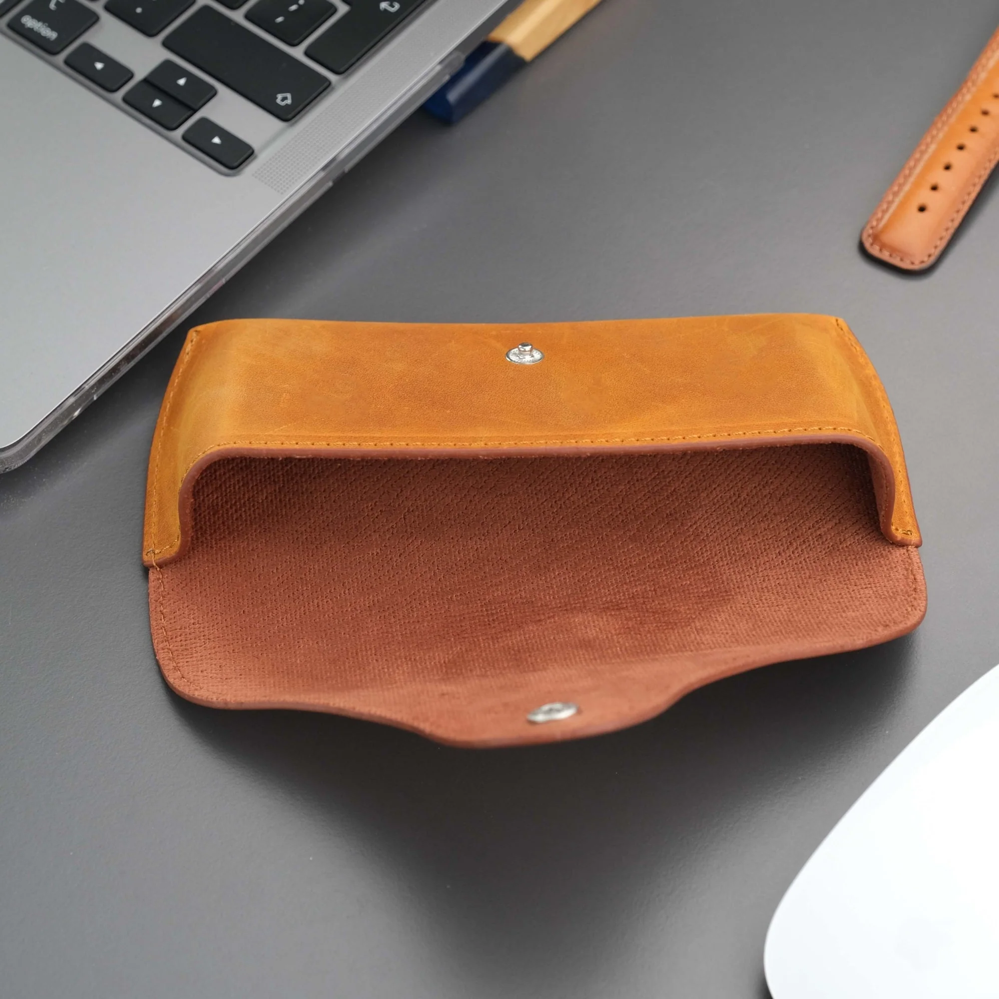 Rochester Full-Grain Leather Eyeglass Case - Image 39
