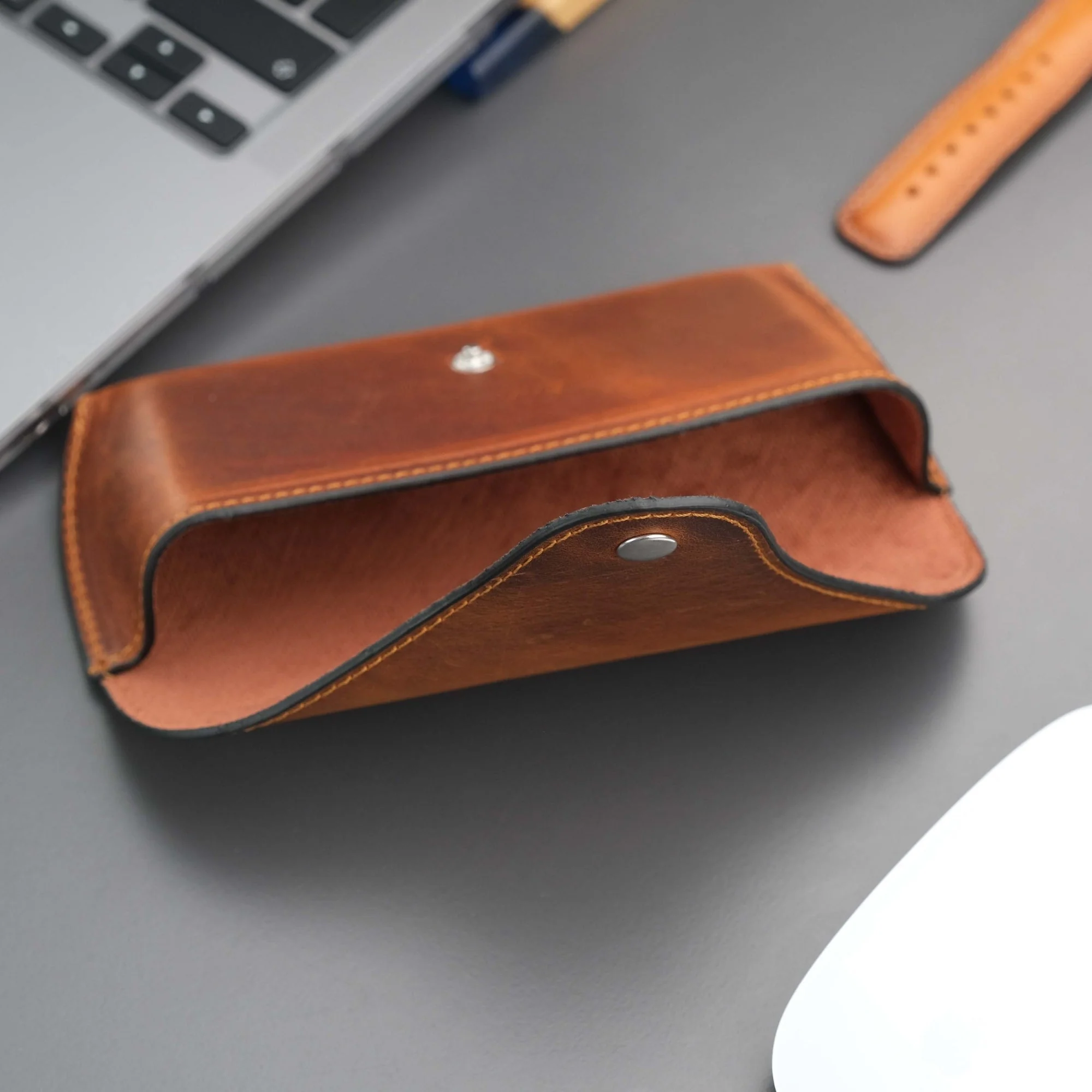 Rochester Full-Grain Leather Eyeglass Case - Image 7