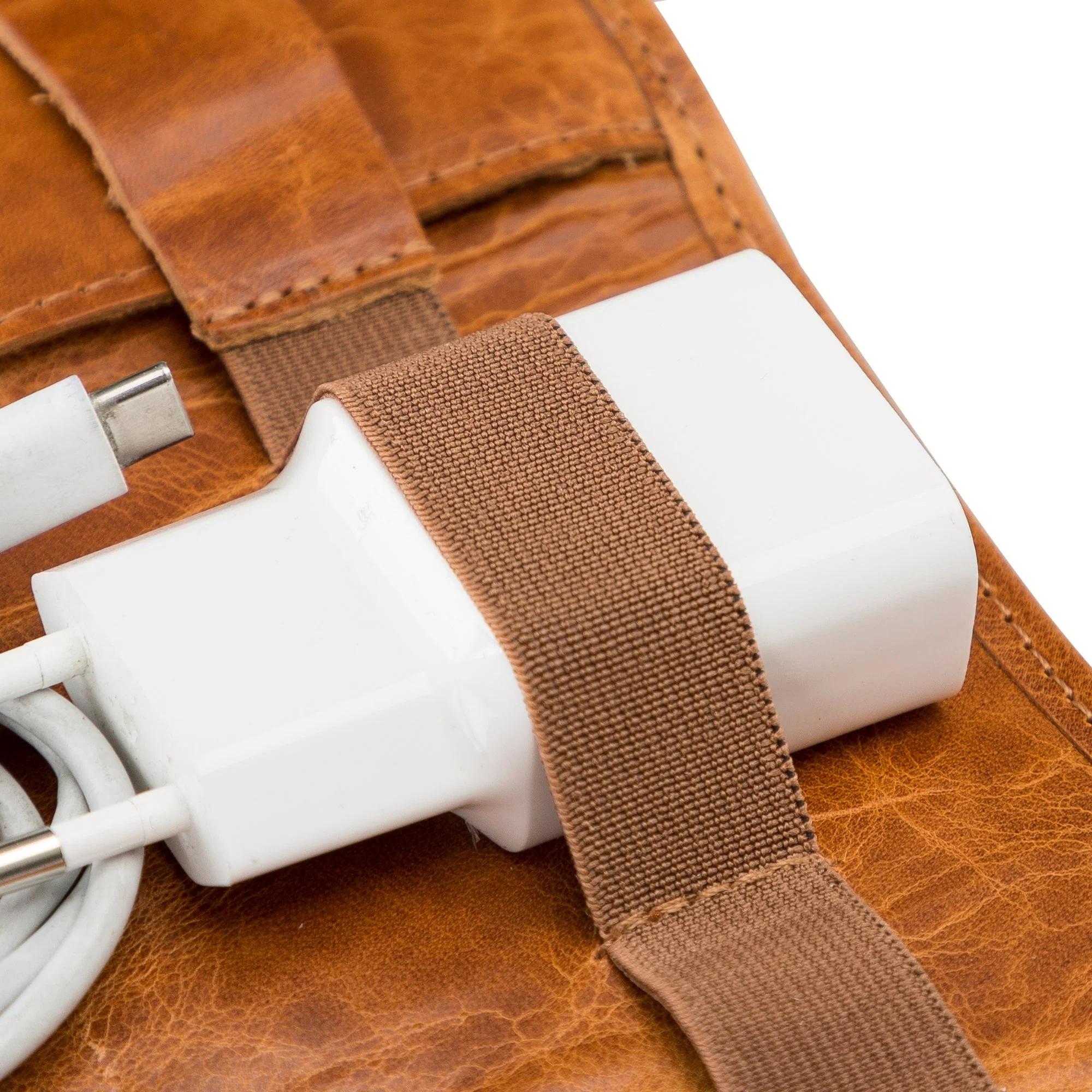 Salida Travel Pouch and Premium Leather Cable Organizer - Image 31