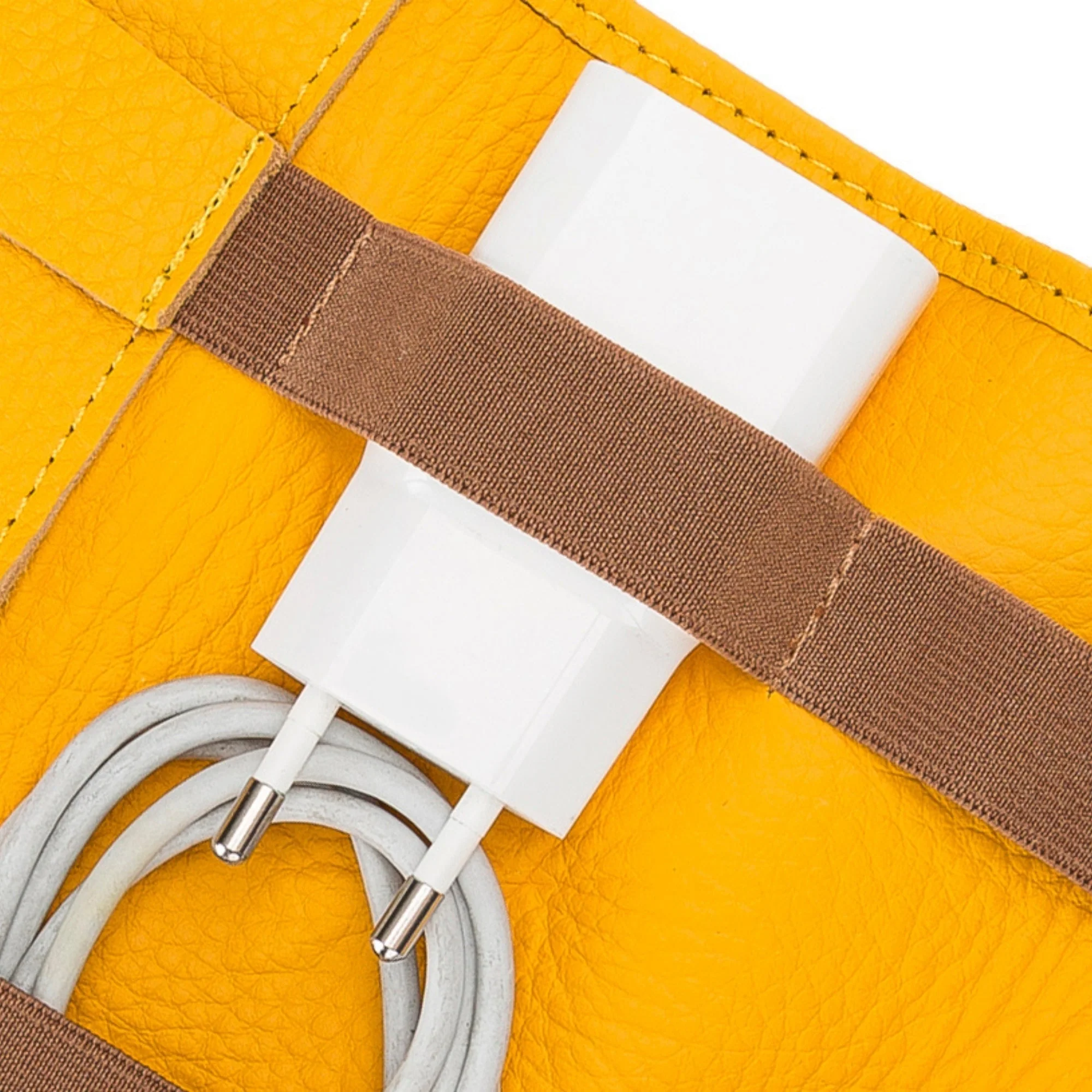 Salida Travel Pouch and Premium Leather Cable Organizer - Image 39