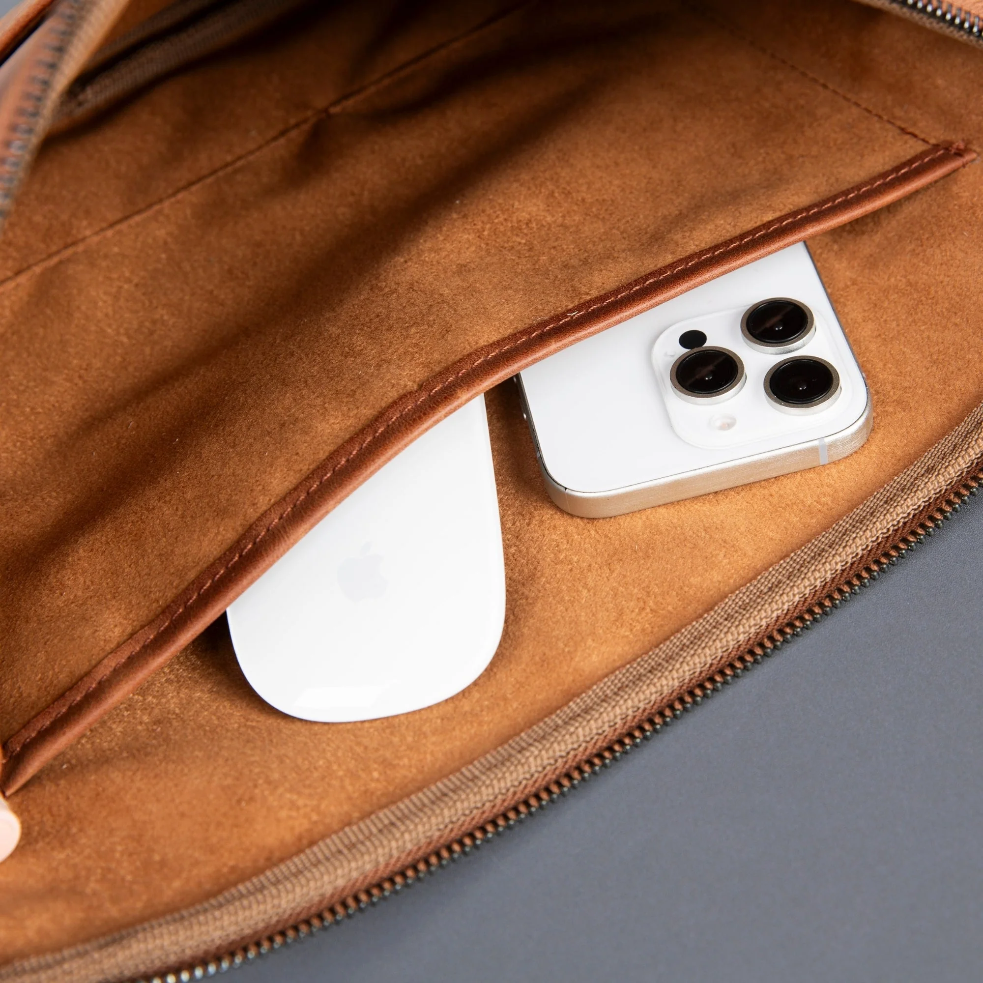 Seward Leather Laptop Bag with Shoulder Strap - MacBook Sleeve 14" & 16" - Image 4
