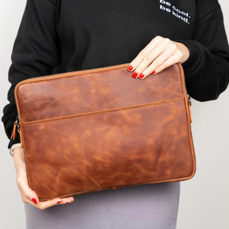 Seward Leather Laptop Bag with Shoulder Strap - MacBook Sleeve 14" & 16" - Image 9