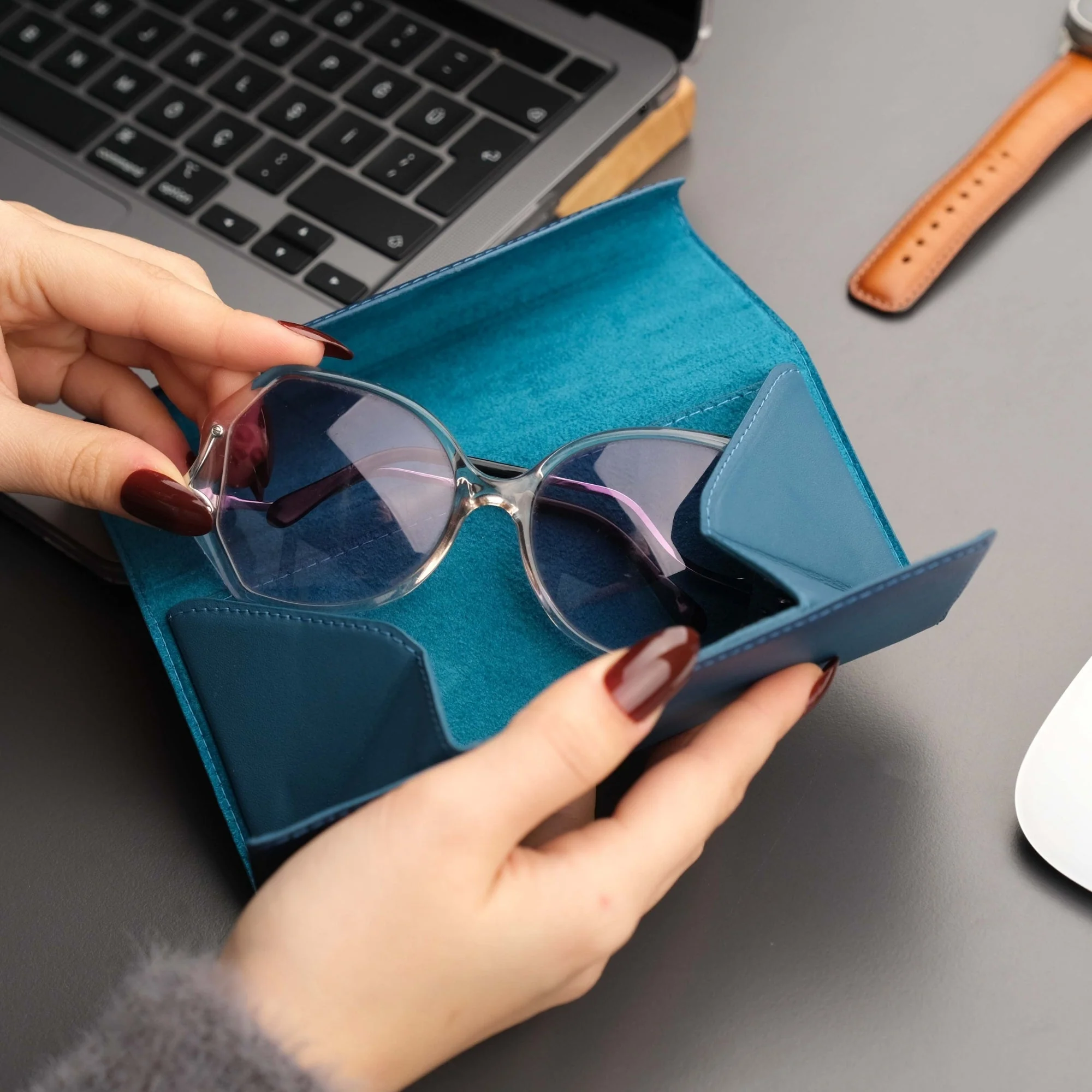 Triangle Leather Glasses Case – Vintage Eyewear Holder - Image 24