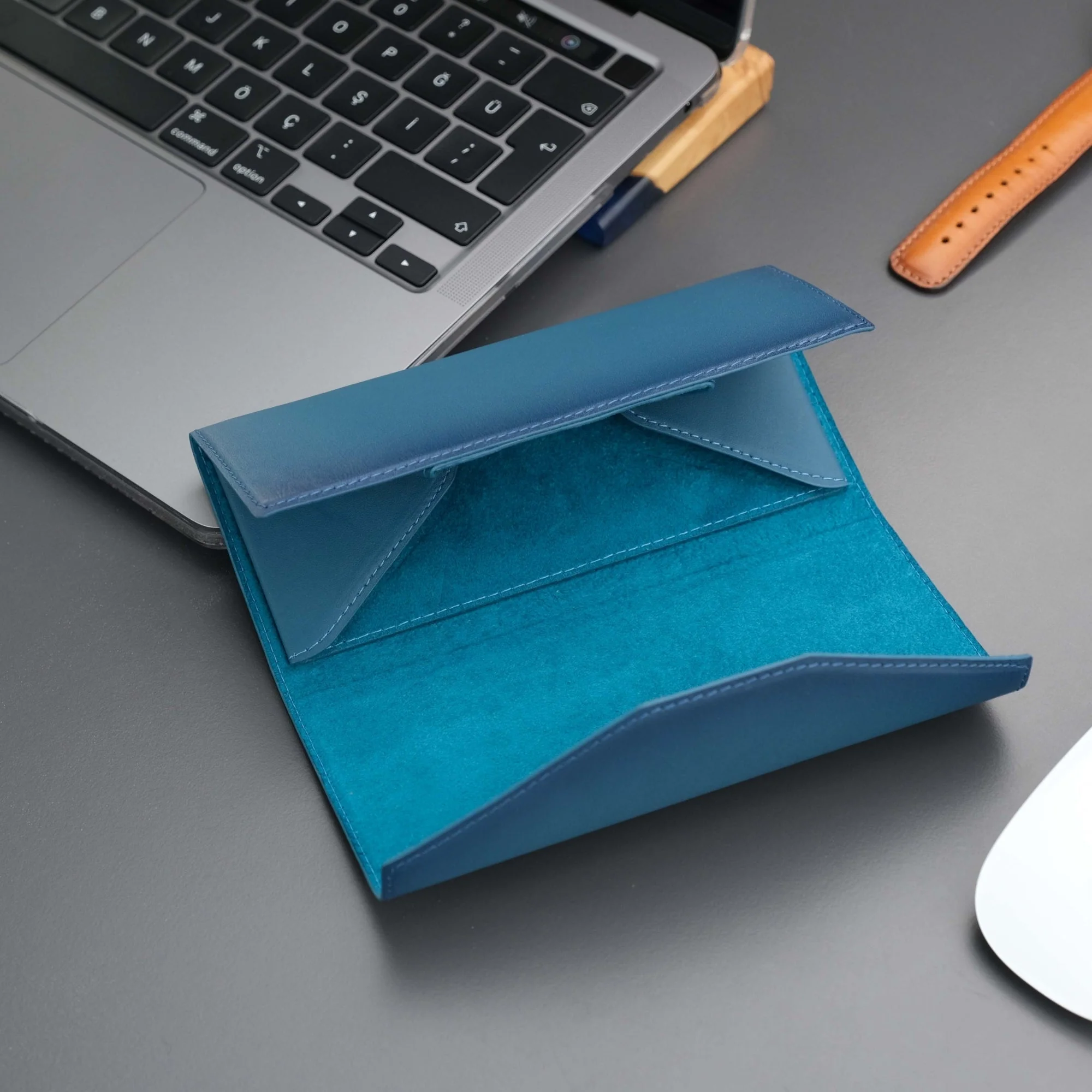 Triangle Leather Glasses Case – Vintage Eyewear Holder - Image 30