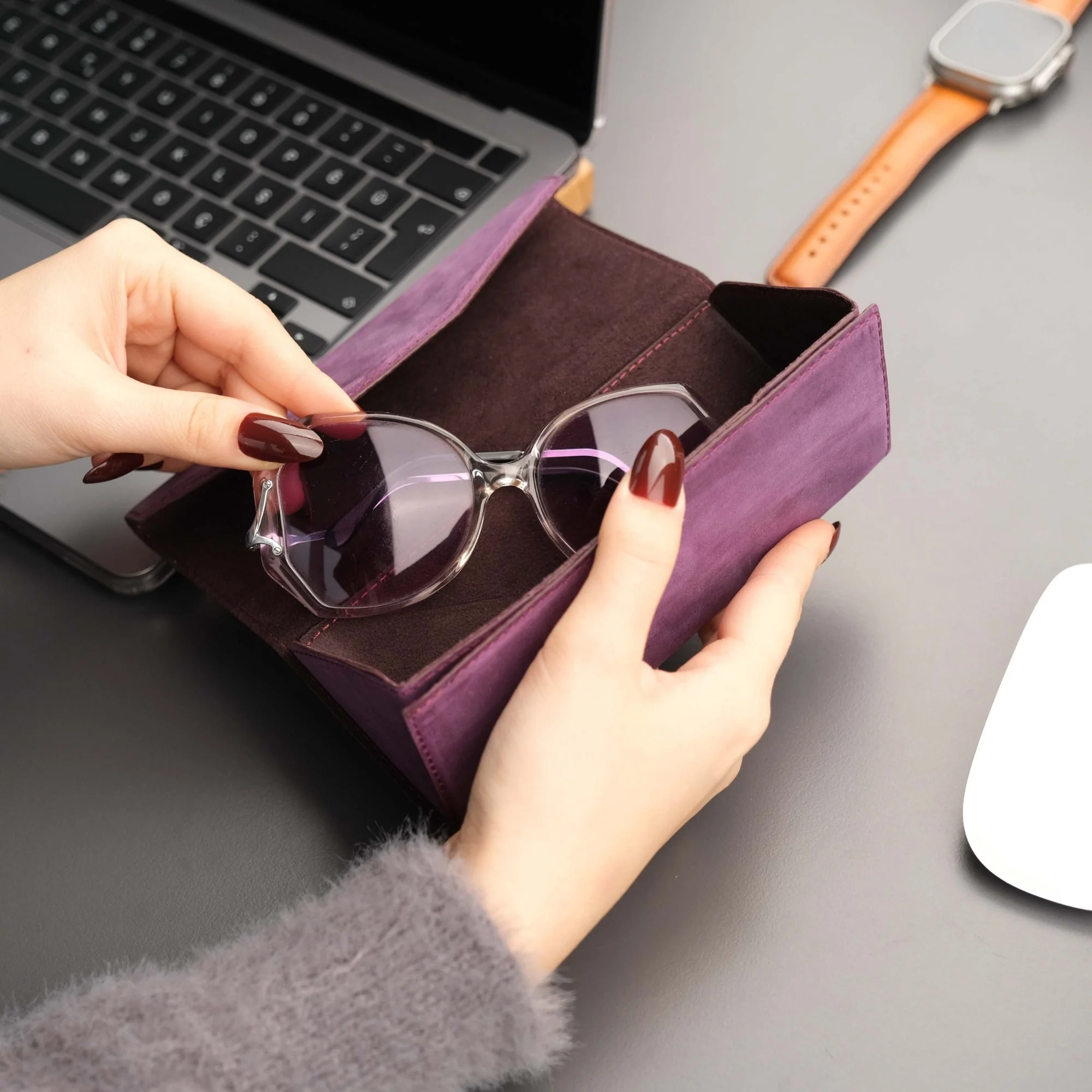 Triangle Leather Glasses Case – Vintage Eyewear Holder - Image 32