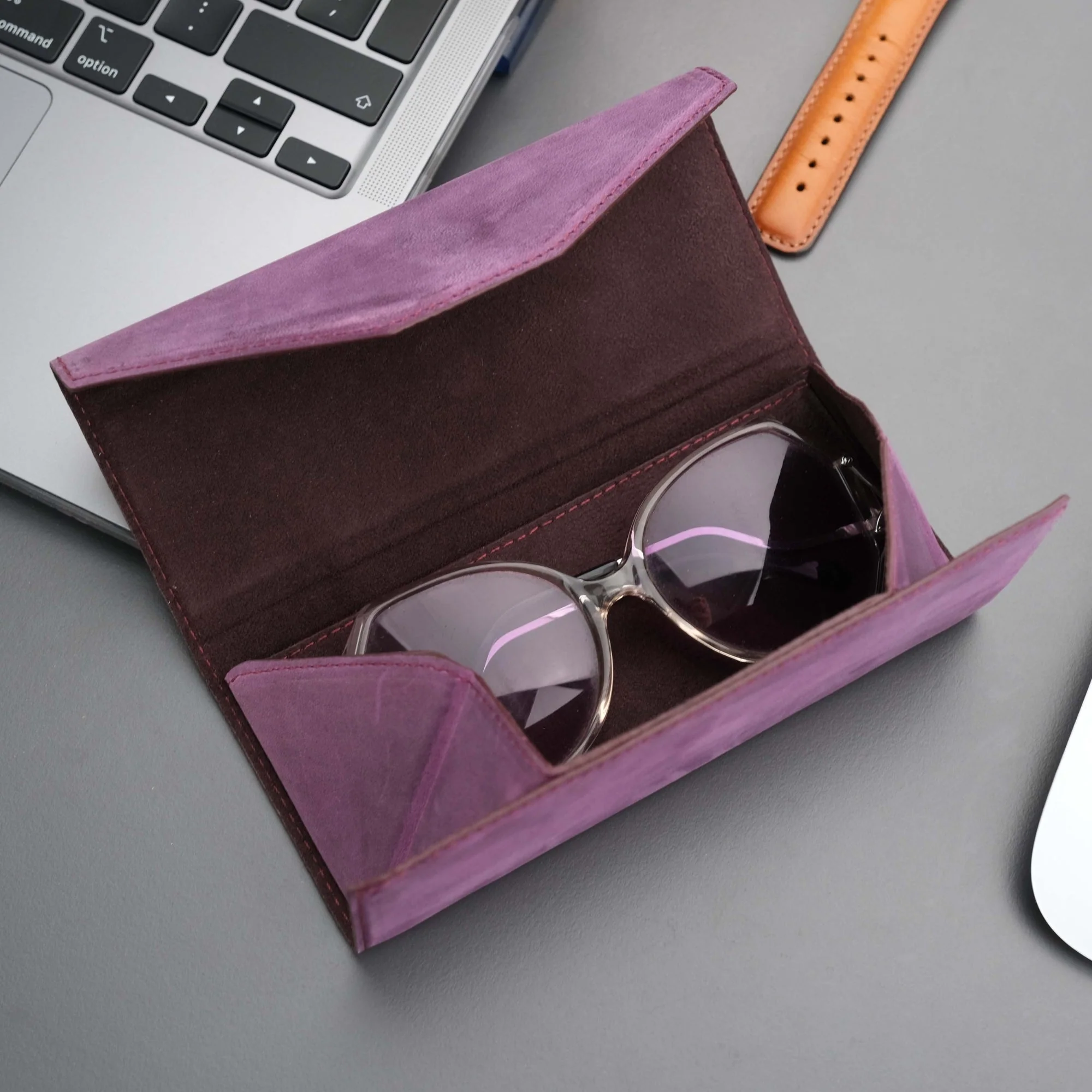 Triangle Leather Glasses Case – Vintage Eyewear Holder - Image 36