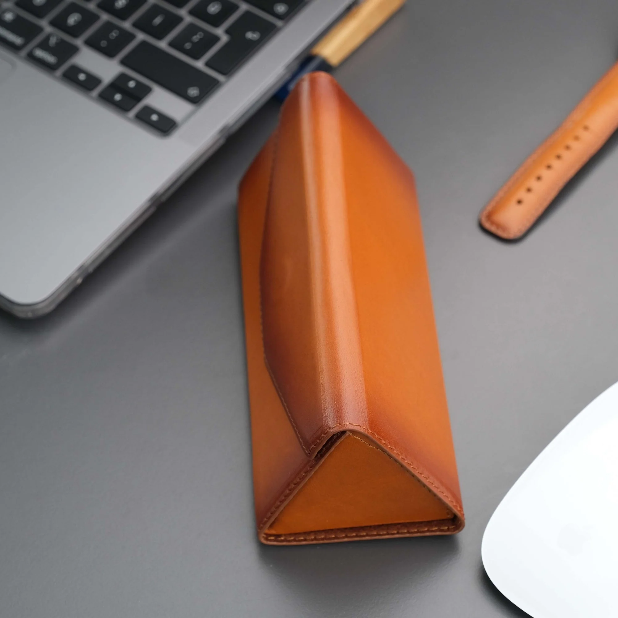 Triangle Leather Glasses Case – Vintage Eyewear Holder - Image 4