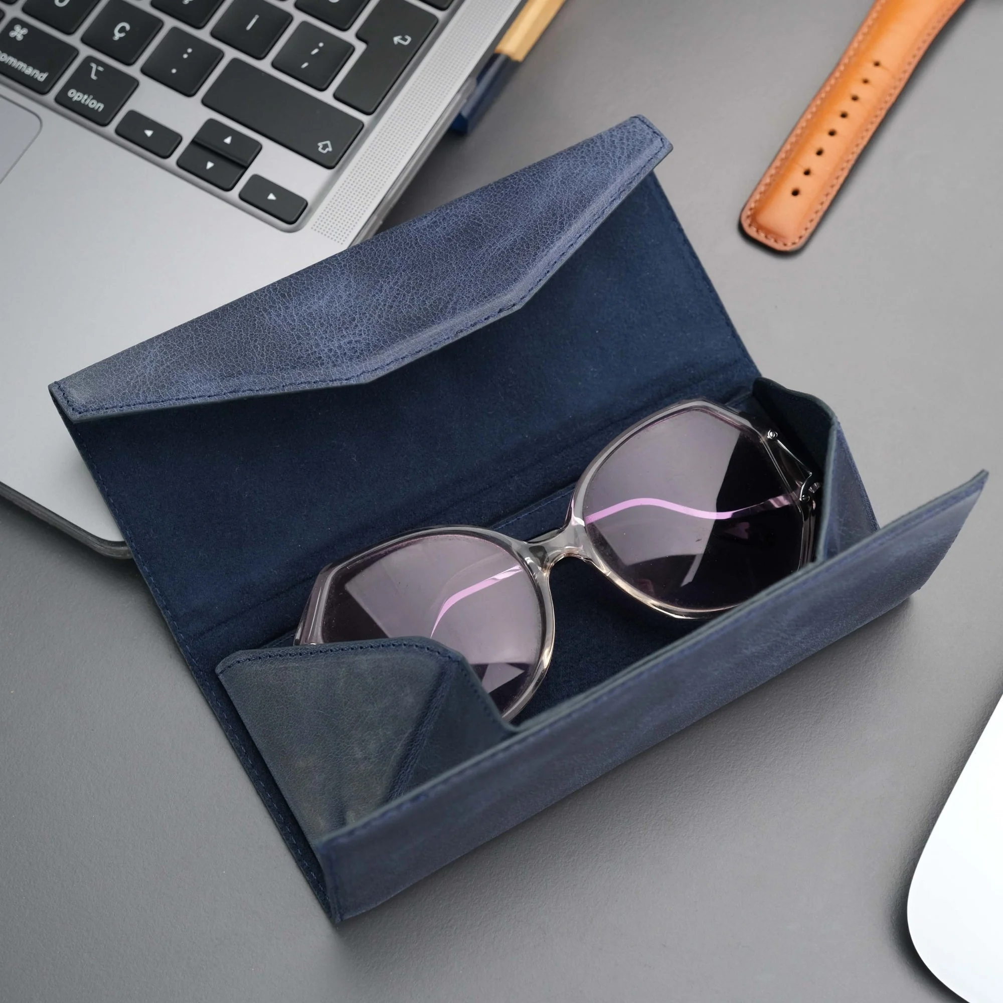 Triangle Leather Glasses Case – Vintage Eyewear Holder - Image 52
