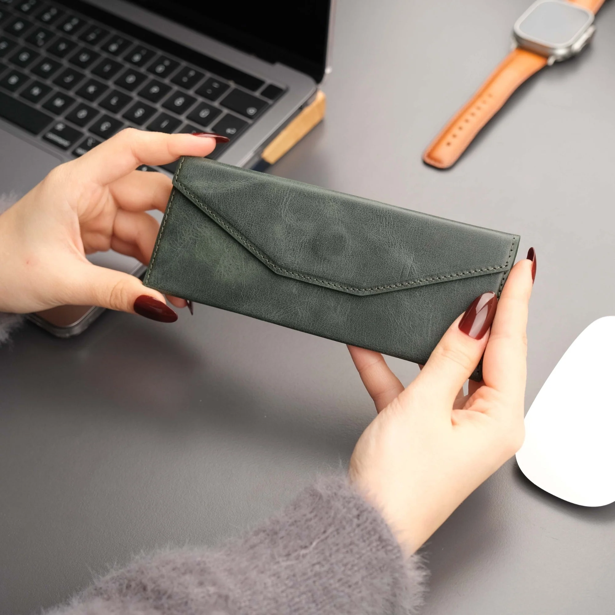 Triangle Leather Glasses Case – Vintage Eyewear Holder - Image 56