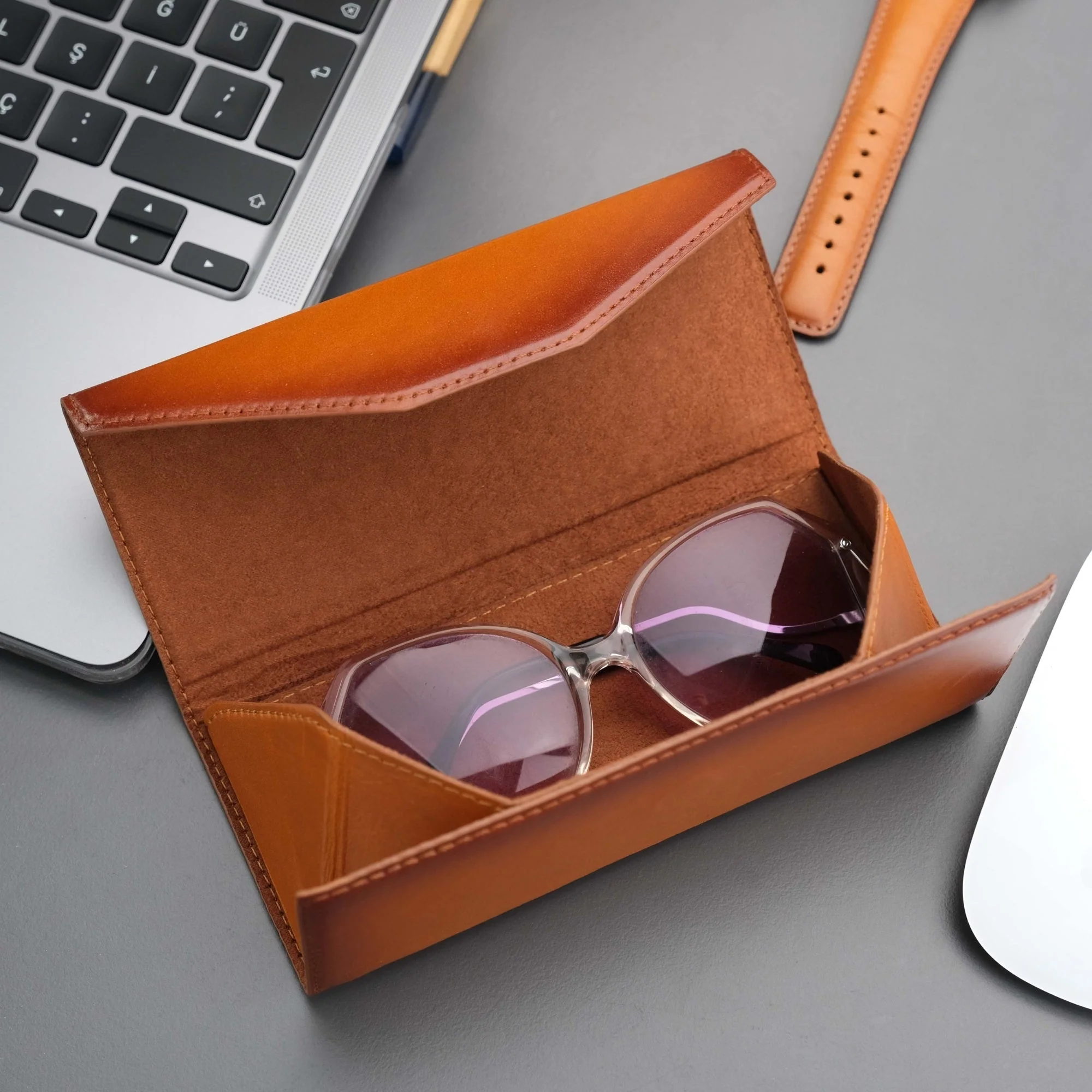 Triangle Leather Glasses Case – Vintage Eyewear Holder - Image 6