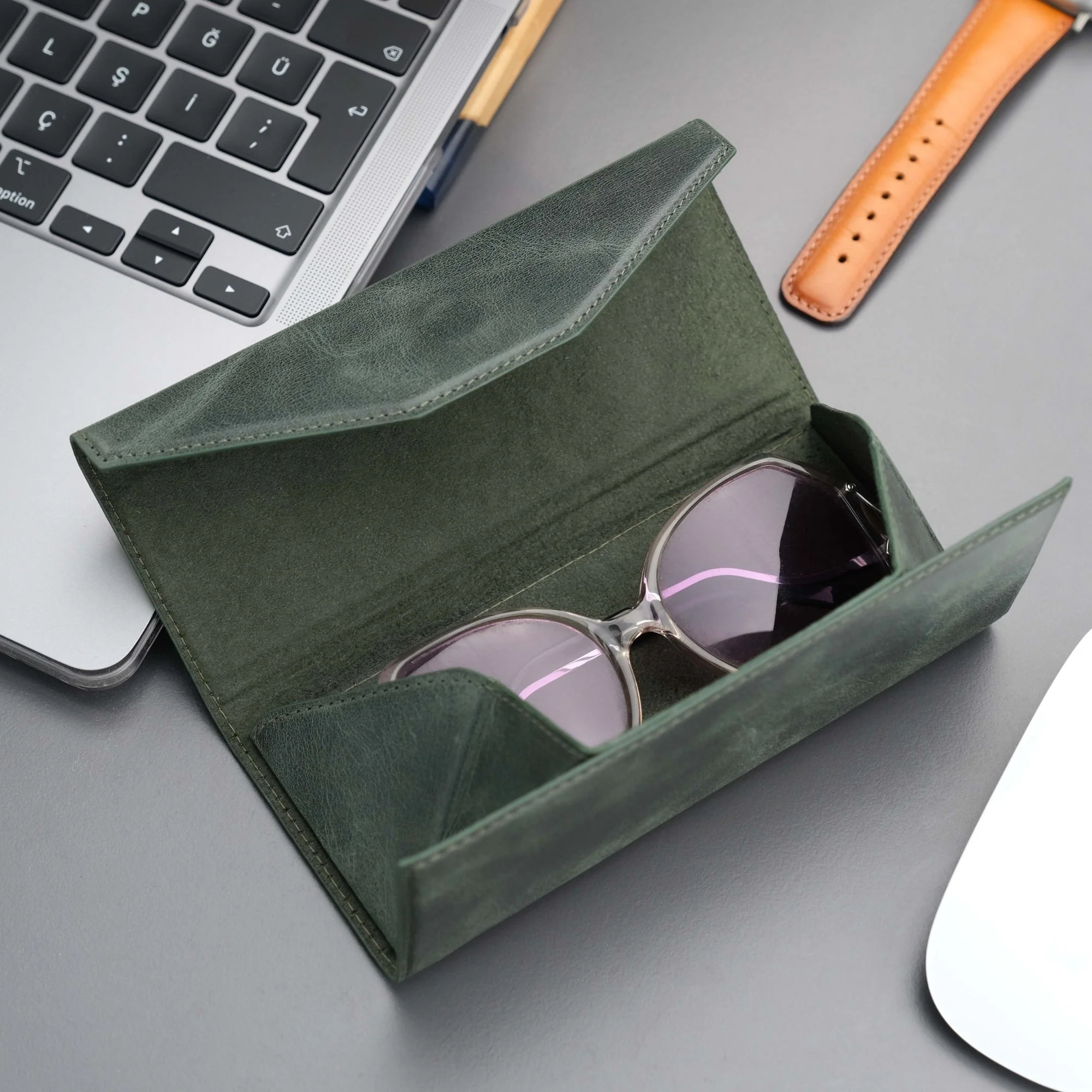 Triangle Leather Glasses Case – Vintage Eyewear Holder - Image 60