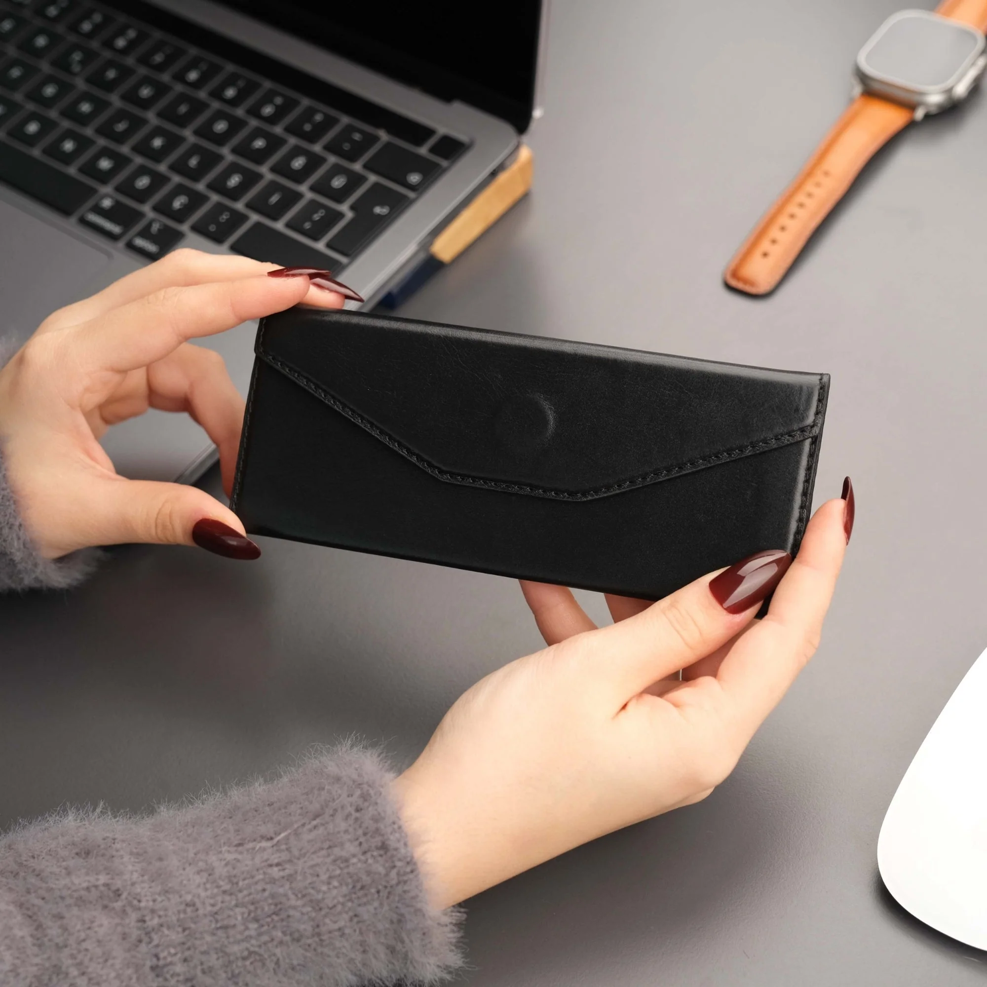 Triangle Leather Glasses Case – Vintage Eyewear Holder - Image 65