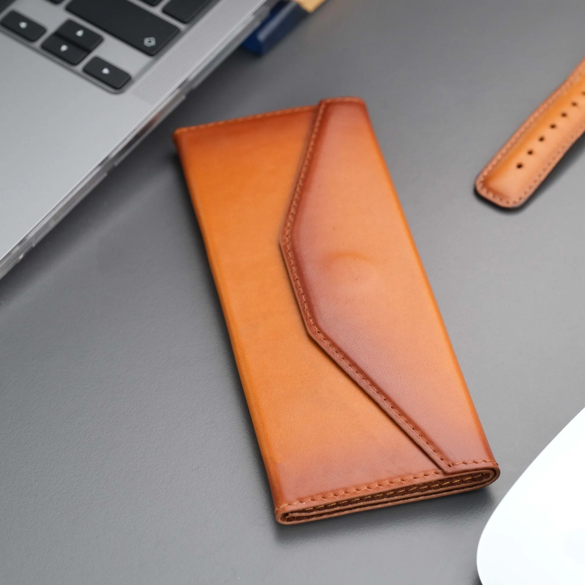 Triangle Leather Glasses Case – Vintage Eyewear Holder - Image 7