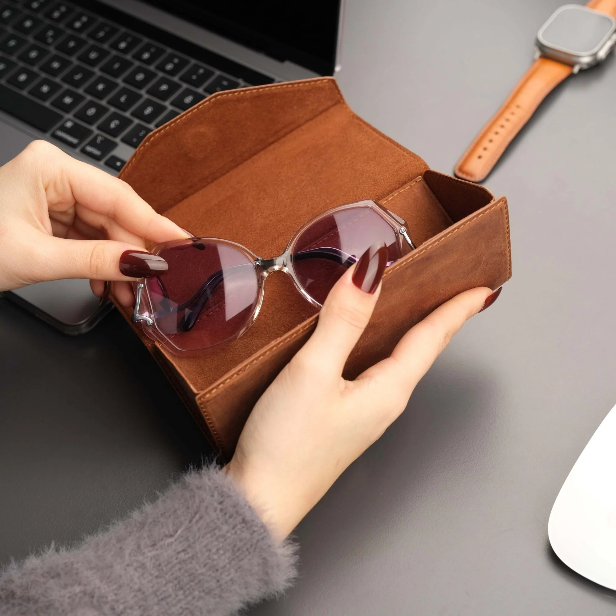 Triangle Leather Glasses Case – Vintage Eyewear Holder - Image 72