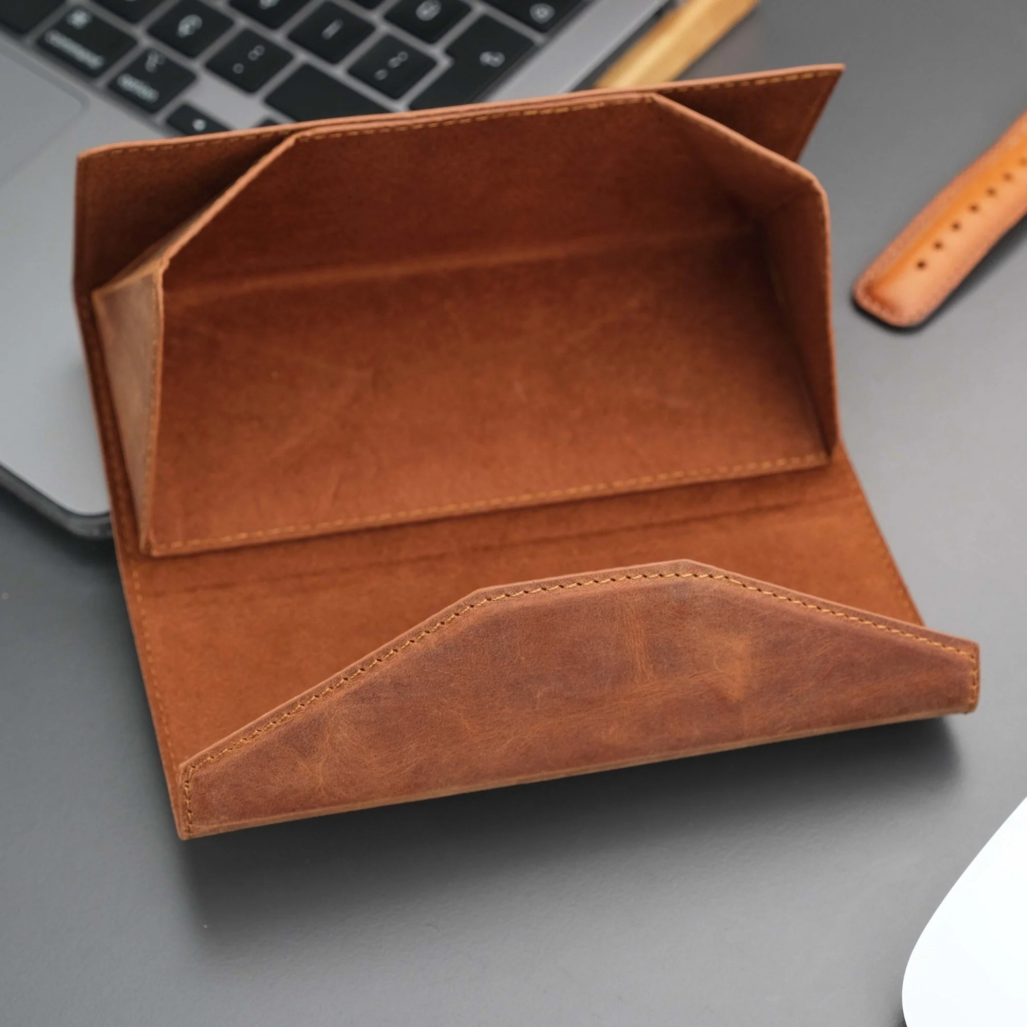 Triangle Leather Glasses Case – Vintage Eyewear Holder - Image 78