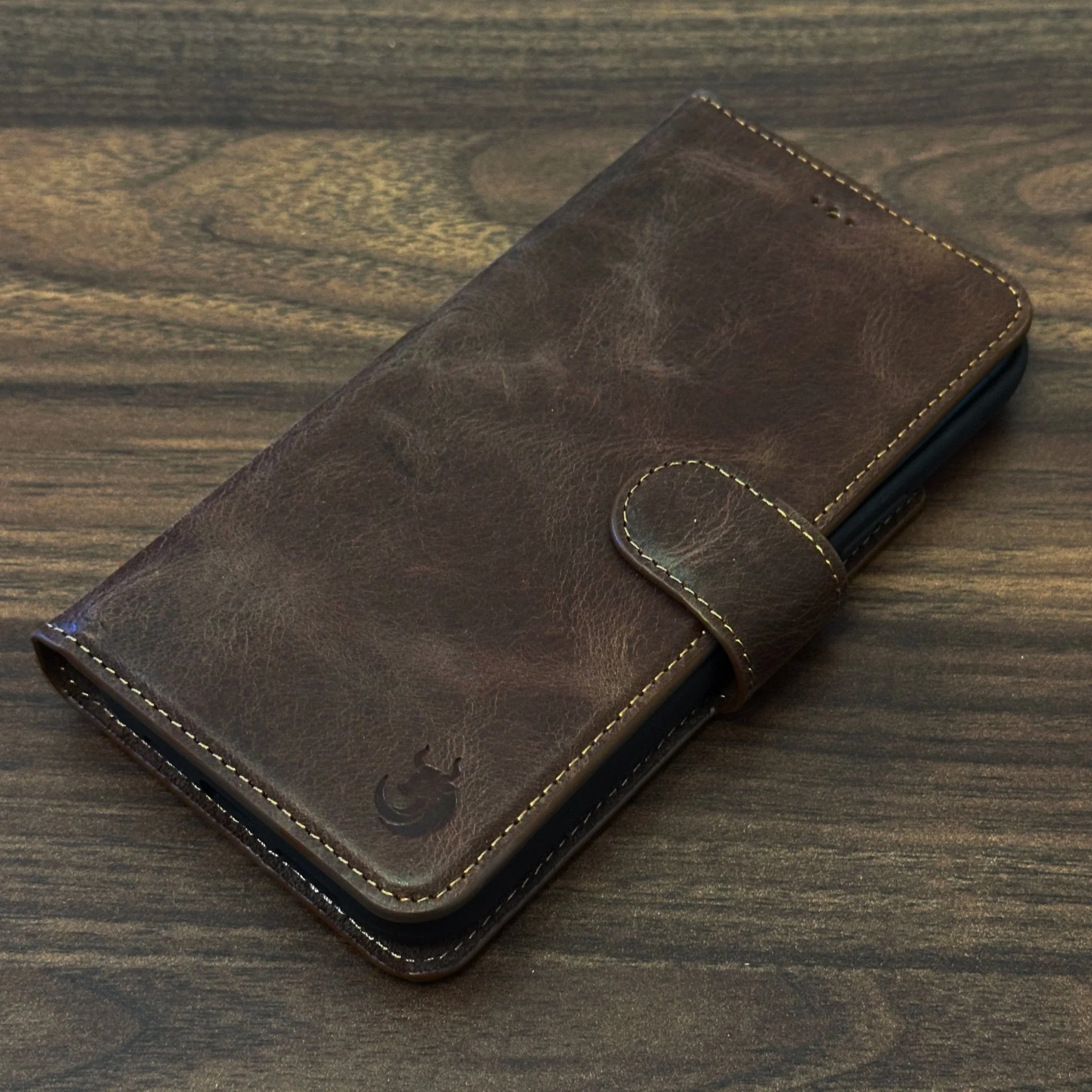 Vegas Premium Leather iPhone 15 Wallet Case with MagSafe | Detachable RFID Blocking Luxury Wallet - Image 36