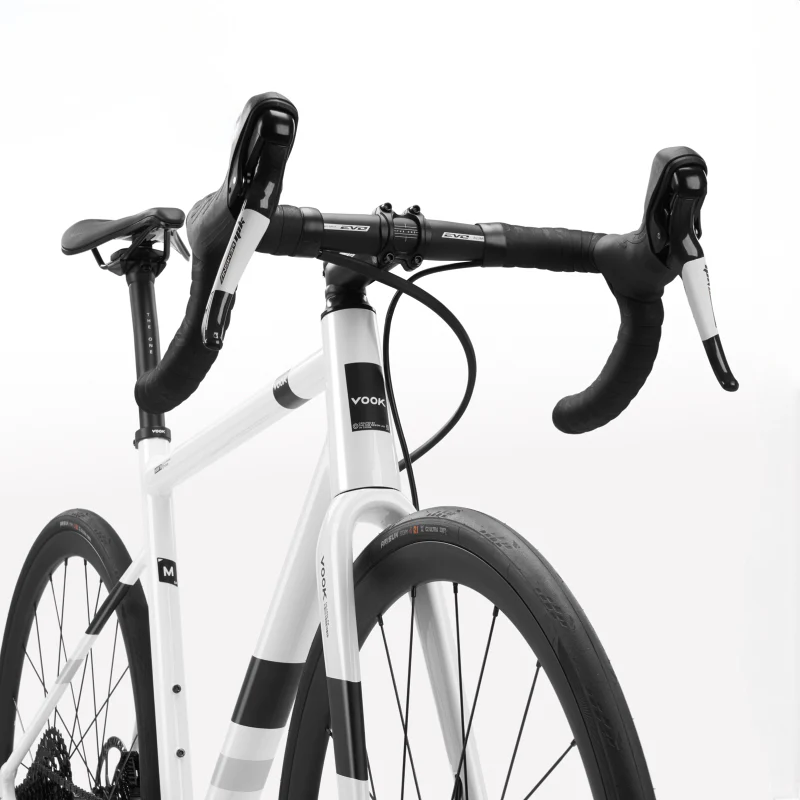 VOOK ONE Road Bike Lightweight 8.3kg, a 13-speed drivetrain, a T700 carbon fiber fork. - Image 2