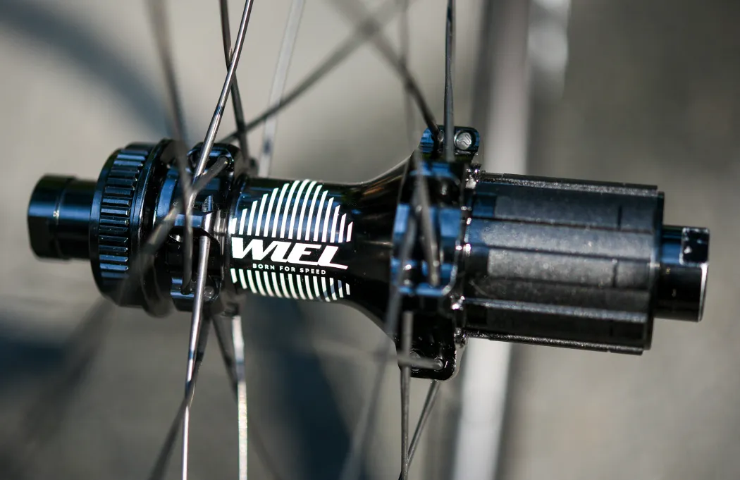 WIEL Carbon Tubeless Clincher Disc Brake 1290g Wheelset-Gold/Black Logo - Image 3