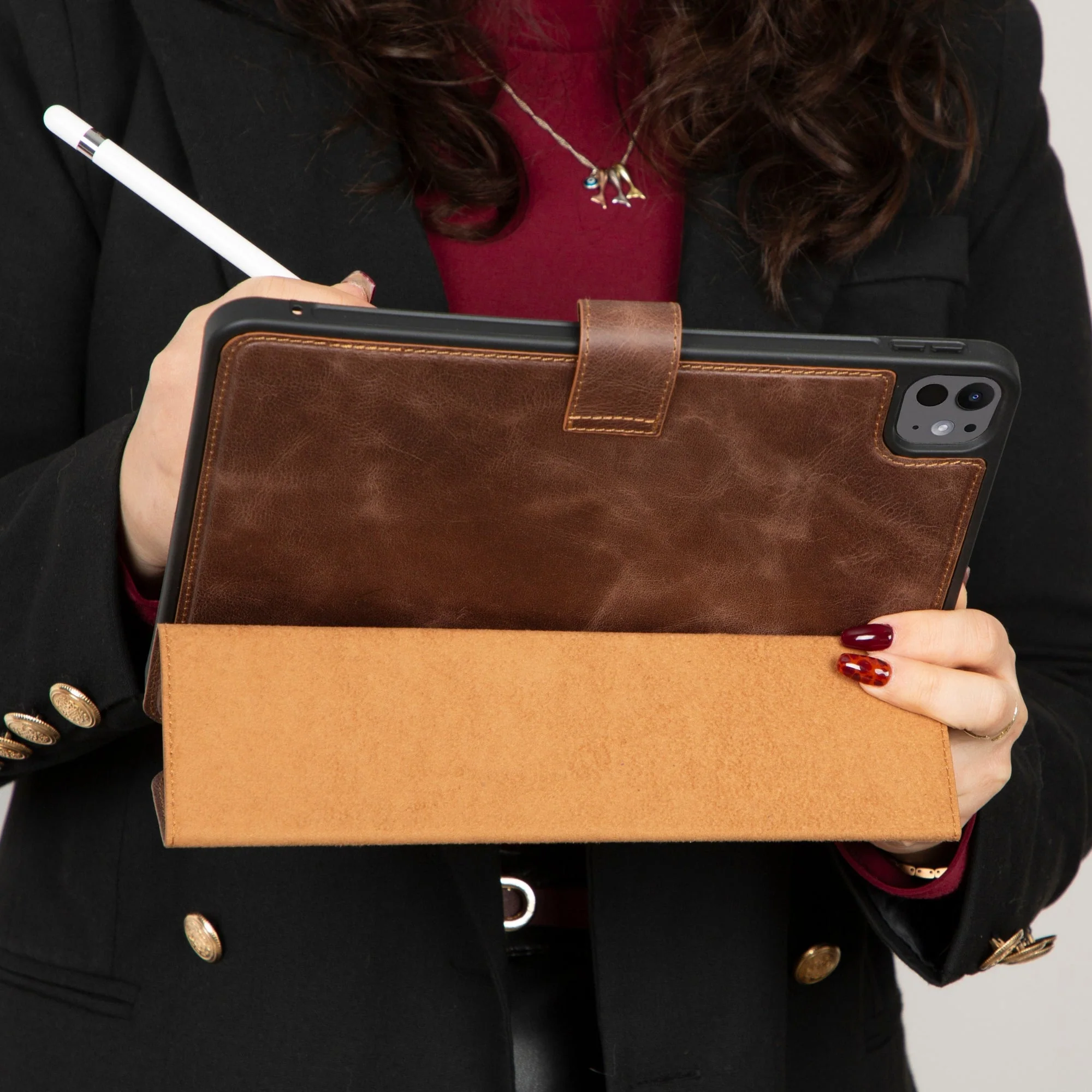 Worland Leather Case for iPad Pro 13-inch (M4) - Image 8